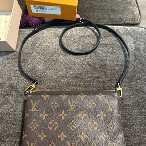 Louis Vuitton Reverse Monogram Giant Double Pochette
